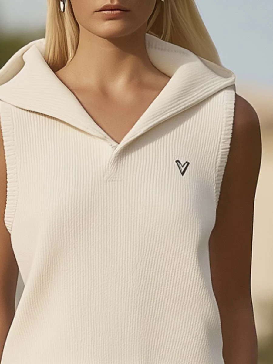 Loose And Fashionable Sporty Off-White Hooded Knitted Top And Cool Pleated Shorts Set