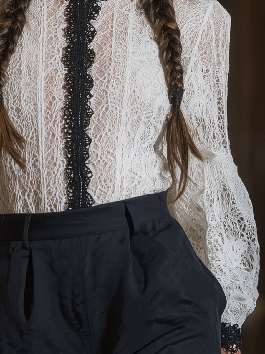 High-end Fashion Black And White Lace Long-sleeved Top